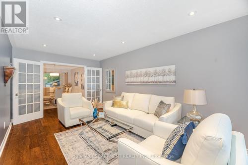 70 Lakecrest Trail, Brampton, ON - Indoor Photo Showing Living Room