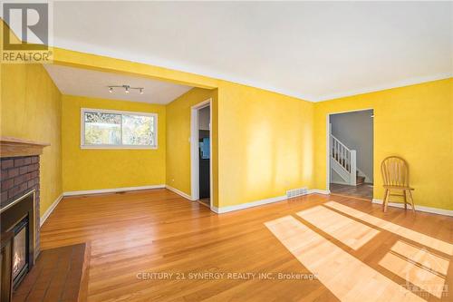 2725 Kelly Avenue, Ottawa, ON - Indoor Photo Showing Other Room With Fireplace