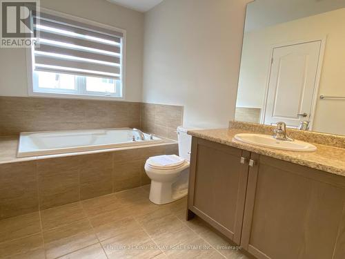 7822 Longhouse Lane, Niagara Falls, ON - Indoor Photo Showing Bathroom