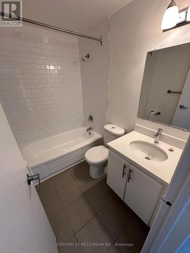 307 - 27 Vanier Drive, Guelph, ON - Indoor Photo Showing Bathroom