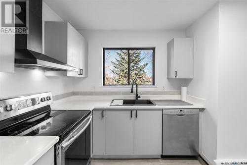 301 217A Cree Place, Saskatoon, SK - Indoor Photo Showing Kitchen