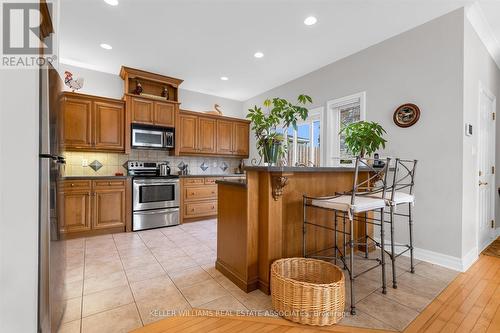 31 Balmoral Drive, Niagara-On-The-Lake, ON - Indoor Photo Showing Kitchen