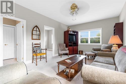 31 Balmoral Drive, Niagara-On-The-Lake, ON - Indoor Photo Showing Living Room