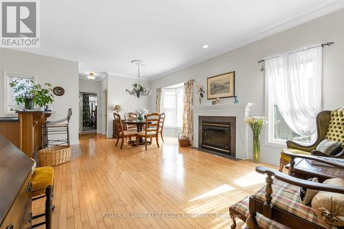 31 Balmoral Drive, Niagara-On-The-Lake, ON - Indoor Photo Showing Living Room With Fireplace