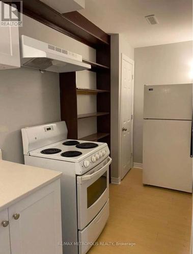 46 Horton Walk, Cambridge, ON - Indoor Photo Showing Kitchen