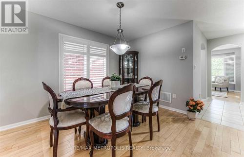 46 Horton Walk, Cambridge, ON - Indoor Photo Showing Dining Room