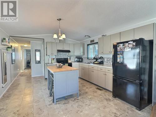 1655 Ord Road Unit# 123, Kamloops, BC - Indoor Photo Showing Kitchen With Double Sink