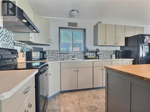 1655 Ord Road Unit# 123, Kamloops, BC - Indoor Photo Showing Kitchen With Double Sink