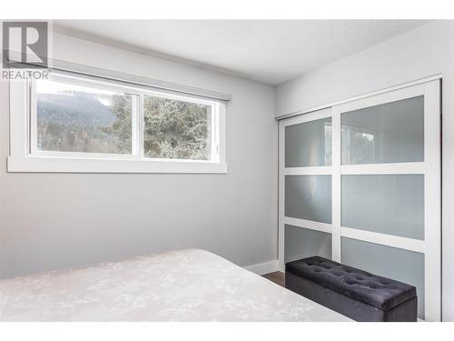 2629 Balsam Lane, Lumby, BC - Indoor Photo Showing Bedroom