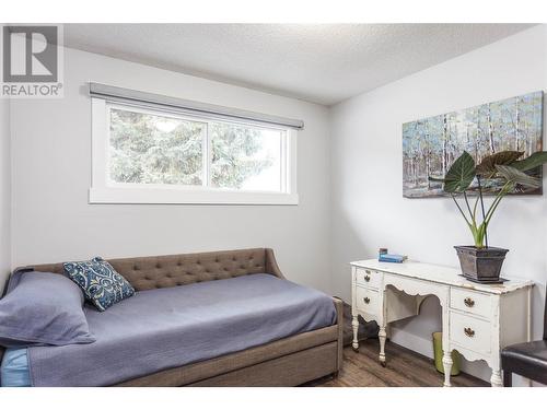 2629 Balsam Lane, Lumby, BC - Indoor Photo Showing Bedroom