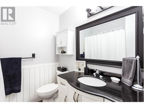 2629 Balsam Lane, Lumby, BC - Indoor Photo Showing Bathroom