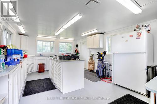 10996 Furnival Road, West Elgin (Rodney), ON - Indoor Photo Showing Kitchen