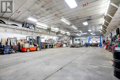 10996 Furnival Road, West Elgin (Rodney), ON - Indoor Photo Showing Garage