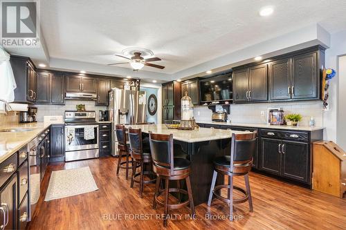 10996 Furnival Road, West Elgin (Rodney), ON - Indoor Photo Showing Kitchen With Double Sink With Upgraded Kitchen