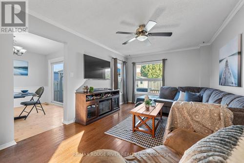 6 Chalk Court, Port Hope, ON - Indoor Photo Showing Living Room