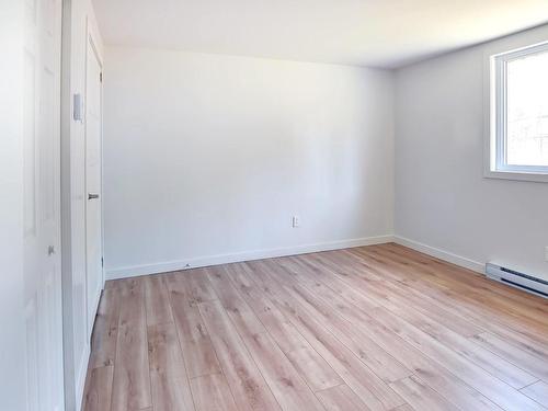 Master bedroom - 1008 Rue Du Rocher, Sainte-Julienne, QC - Indoor Photo Showing Other Room