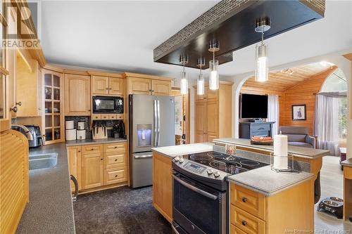 7 Mcclellan Cres, Nackawic, NB - Indoor Photo Showing Kitchen