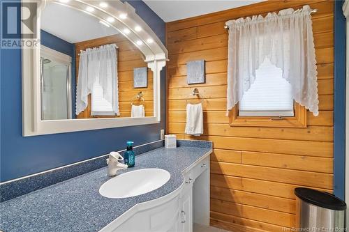 7 Mcclellan Cres, Nackawic, NB - Indoor Photo Showing Bathroom