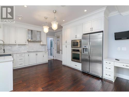 3640 Williams Road, Richmond, BC - Indoor Photo Showing Kitchen With Upgraded Kitchen