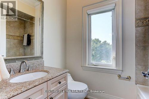 33 Winterport Court, Richmond Hill, ON - Indoor Photo Showing Bathroom