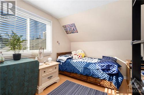 27 Harrold Place, Ottawa, ON - Indoor Photo Showing Bedroom