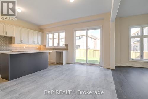 40 Joiner Circle, Whitchurch-Stouffville, ON - Indoor Photo Showing Kitchen