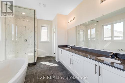 40 Joiner Circle, Whitchurch-Stouffville, ON - Indoor Photo Showing Bathroom