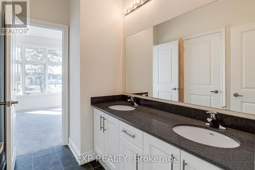 40 Joiner Circle, Whitchurch-Stouffville, ON - Indoor Photo Showing Bathroom