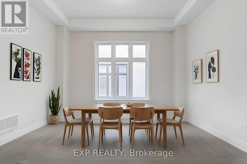 40 Joiner Circle, Whitchurch-Stouffville, ON - Indoor Photo Showing Dining Room