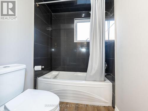 123 Wildwood Avenue, Richmond Hill, ON - Indoor Photo Showing Bathroom