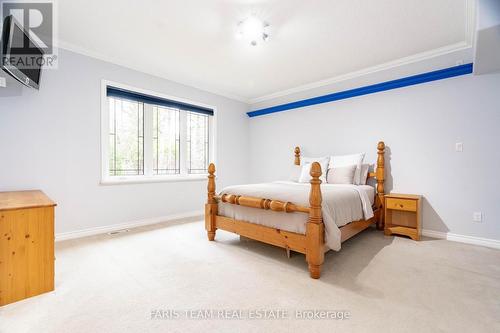 138 Knox Road E, Wasaga Beach, ON - Indoor Photo Showing Bedroom