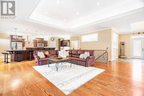 138 Knox Road E, Wasaga Beach, ON - Indoor Photo Showing Living Room