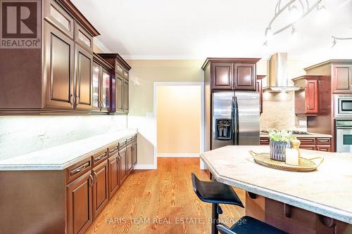 138 Knox Road E, Wasaga Beach, ON - Indoor Photo Showing Kitchen