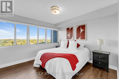 1008 - 1580 Mississauga Valley Boulevard, Mississauga, ON - Indoor Photo Showing Bedroom