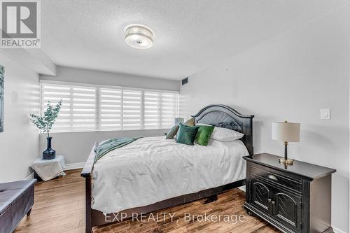 1008 - 1580 Mississauga Valley Boulevard, Mississauga, ON - Indoor Photo Showing Bedroom