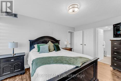 1008 - 1580 Mississauga Valley Boulevard, Mississauga, ON - Indoor Photo Showing Bedroom