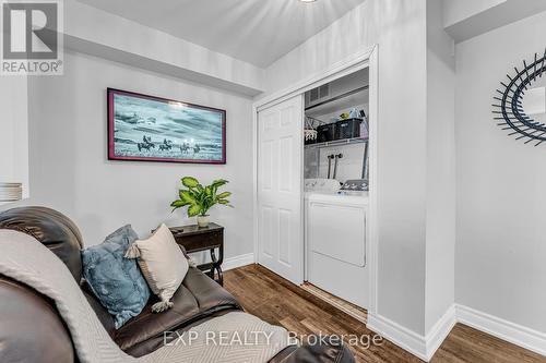 1008 - 1580 Mississauga Valley Boulevard, Mississauga, ON - Indoor Photo Showing Laundry Room