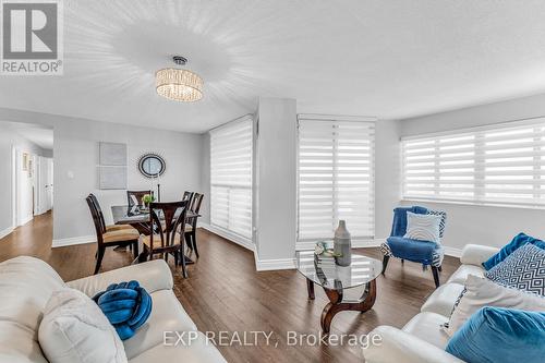 1008 - 1580 Mississauga Valley Boulevard, Mississauga, ON - Indoor Photo Showing Living Room