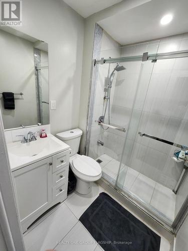 2482 Cobbinshaw Circle, Mississauga, ON - Indoor Photo Showing Bathroom