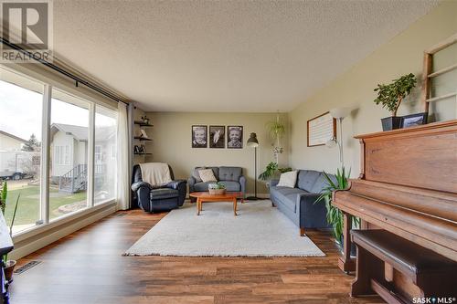 34 Howard Crescent, Lanigan, SK - Indoor Photo Showing Living Room