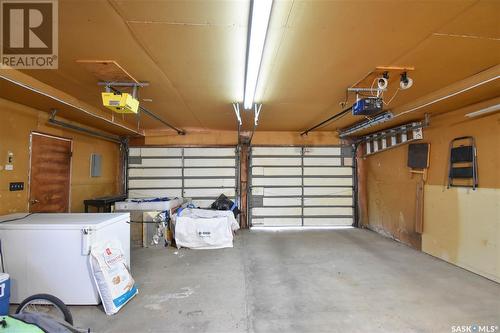 34 Howard Crescent, Lanigan, SK - Indoor Photo Showing Garage