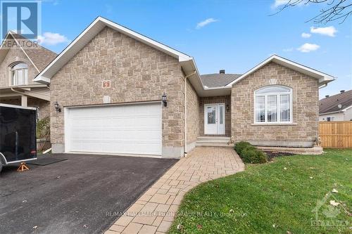 9 Pebblemill Lane, Russell, ON - Outdoor