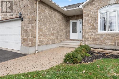 9 Pebblemill Lane, Russell, ON - Outdoor With Exterior