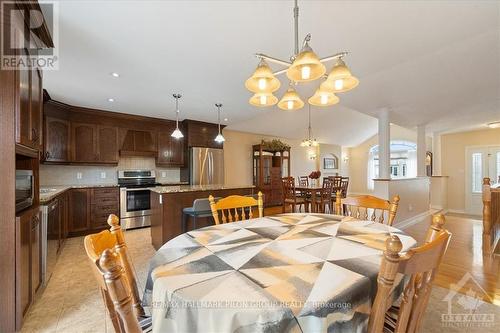 9 Pebblemill Lane, Russell, ON - Indoor Photo Showing Dining Room