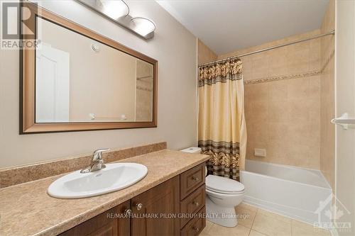 9 Pebblemill Lane, Russell, ON - Indoor Photo Showing Bathroom