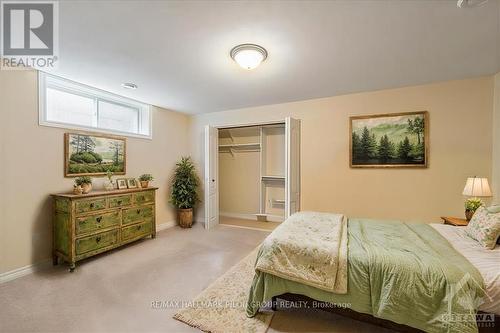 9 Pebblemill Lane, Russell, ON - Indoor Photo Showing Bedroom