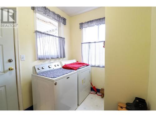 3045 Valleyview Road, Penticton, BC - Indoor Photo Showing Laundry Room