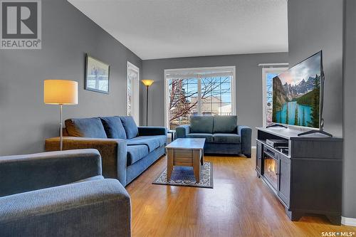 4950 Marigold Drive, Regina, SK - Indoor Photo Showing Living Room