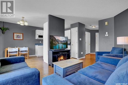 4950 Marigold Drive, Regina, SK - Indoor Photo Showing Living Room