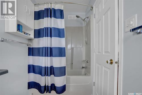 4950 Marigold Drive, Regina, SK - Indoor Photo Showing Bathroom